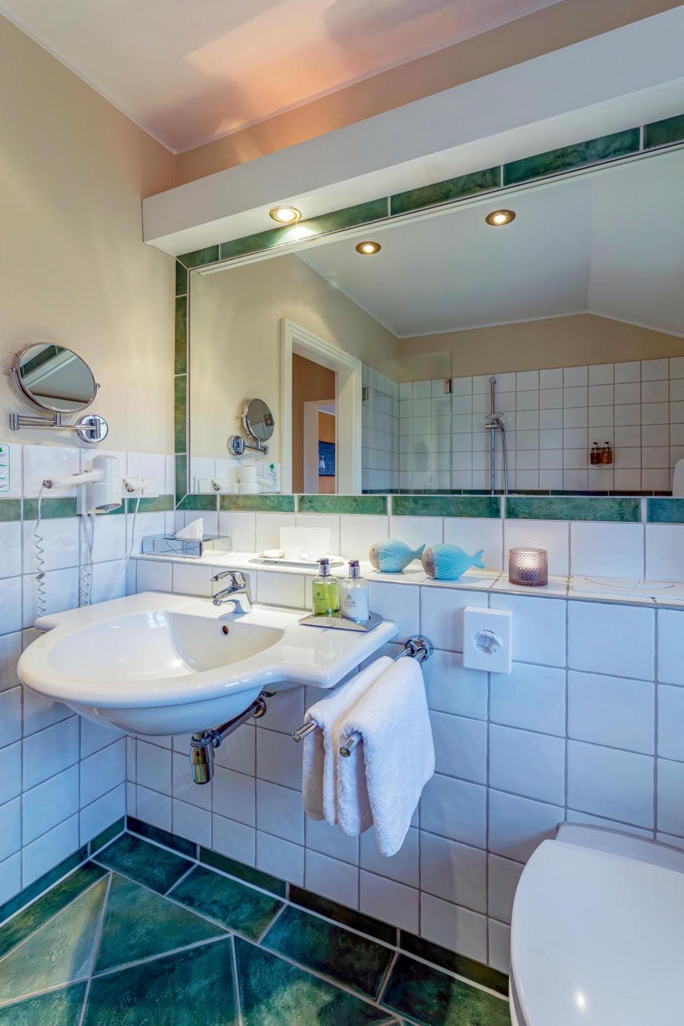 Seehotel Zarrentin Zarrentin am Schaalsee エクステリア 写真