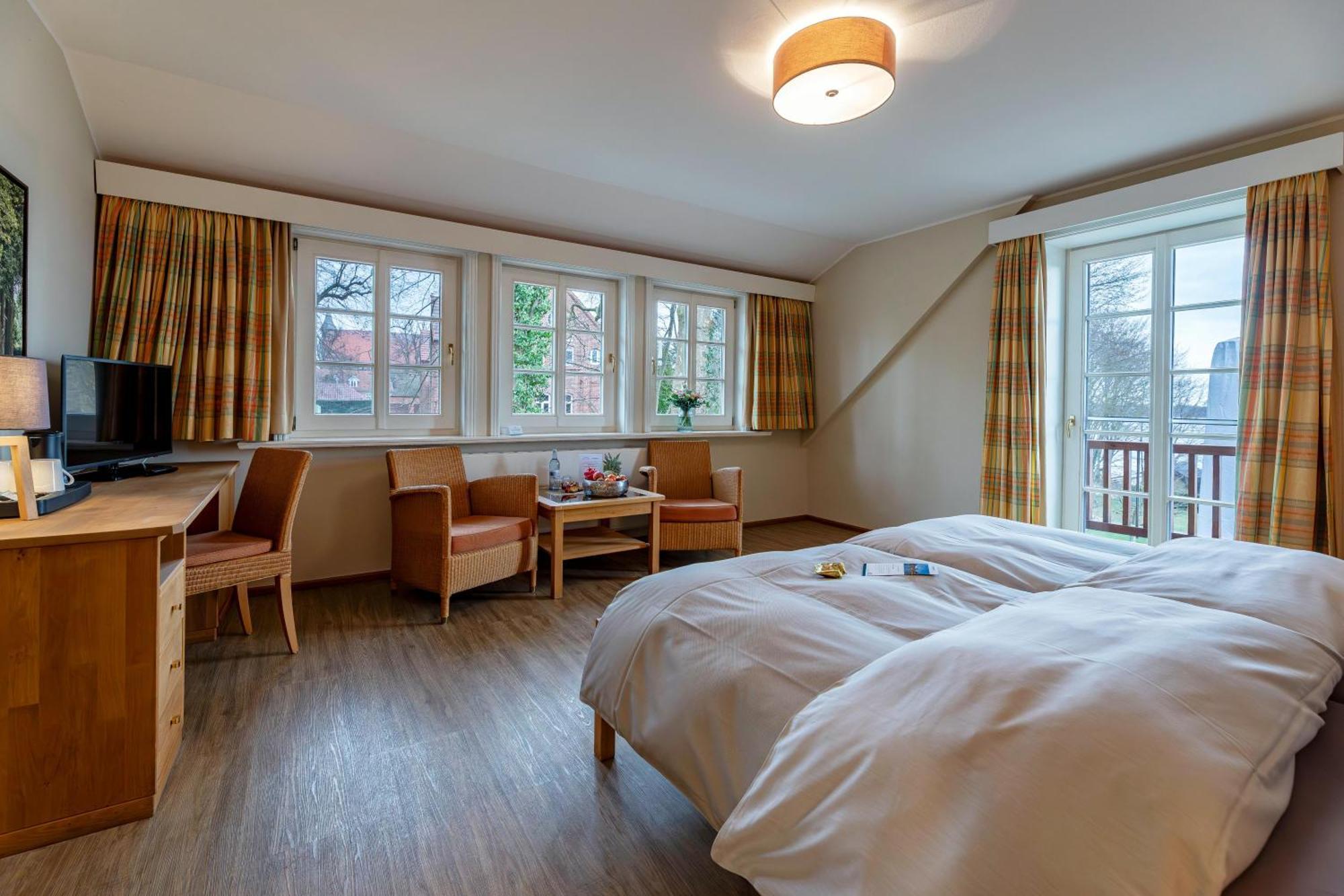 Seehotel Zarrentin Zarrentin am Schaalsee エクステリア 写真