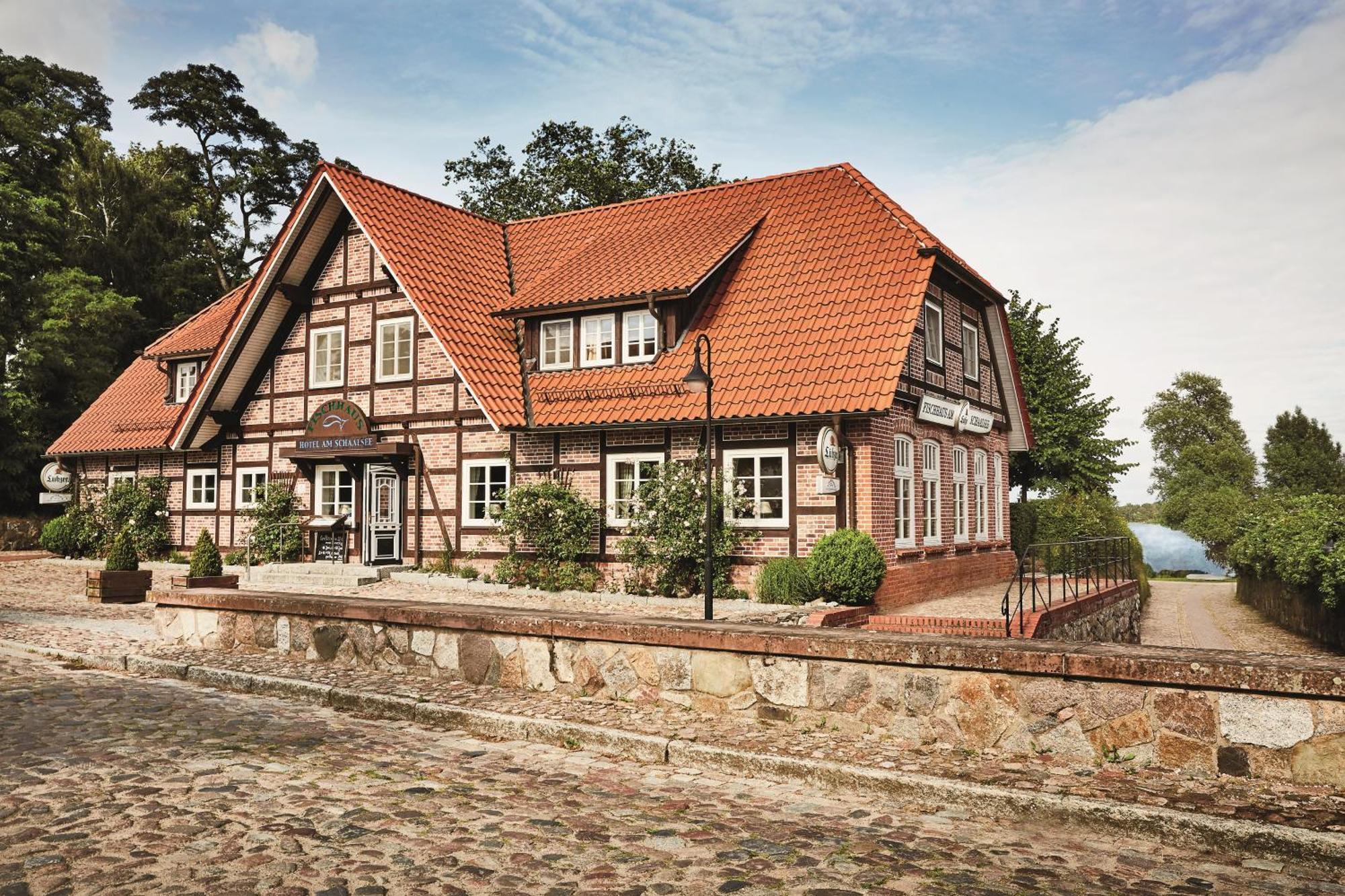 Seehotel Zarrentin Zarrentin am Schaalsee エクステリア 写真