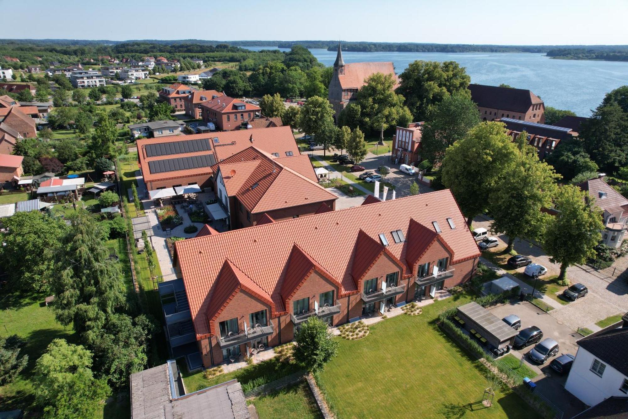 Seehotel Zarrentin Zarrentin am Schaalsee エクステリア 写真